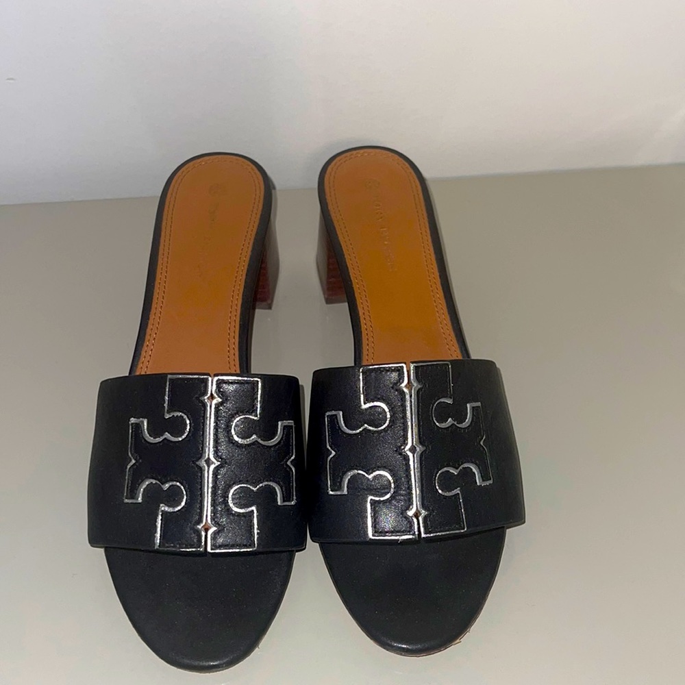 Tory burch heeled slipper